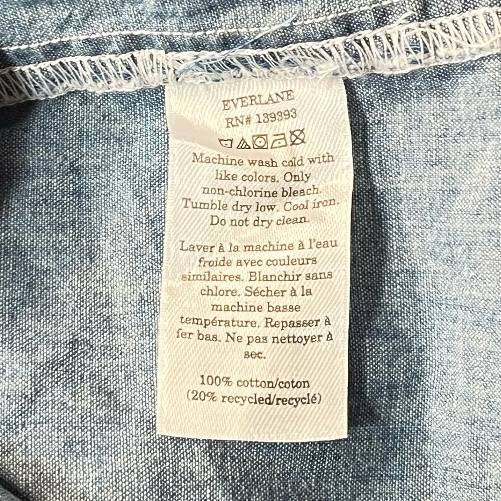 Everlane Relaxed Organic Cotton Chambray Long Sleeve Button Down Shirt Medium